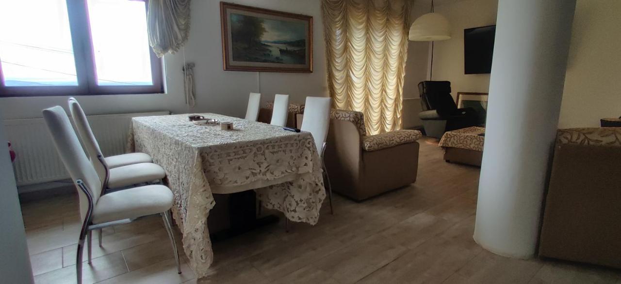 Vila Deal Сэчеле Экстерьер фото