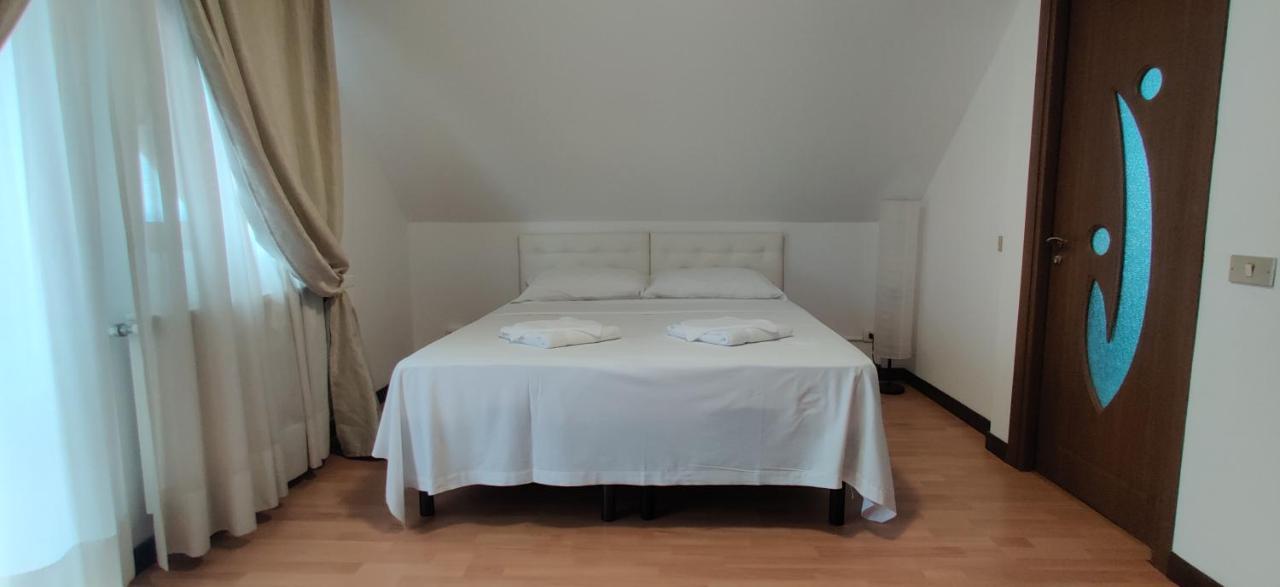 Vila Deal Сэчеле Экстерьер фото