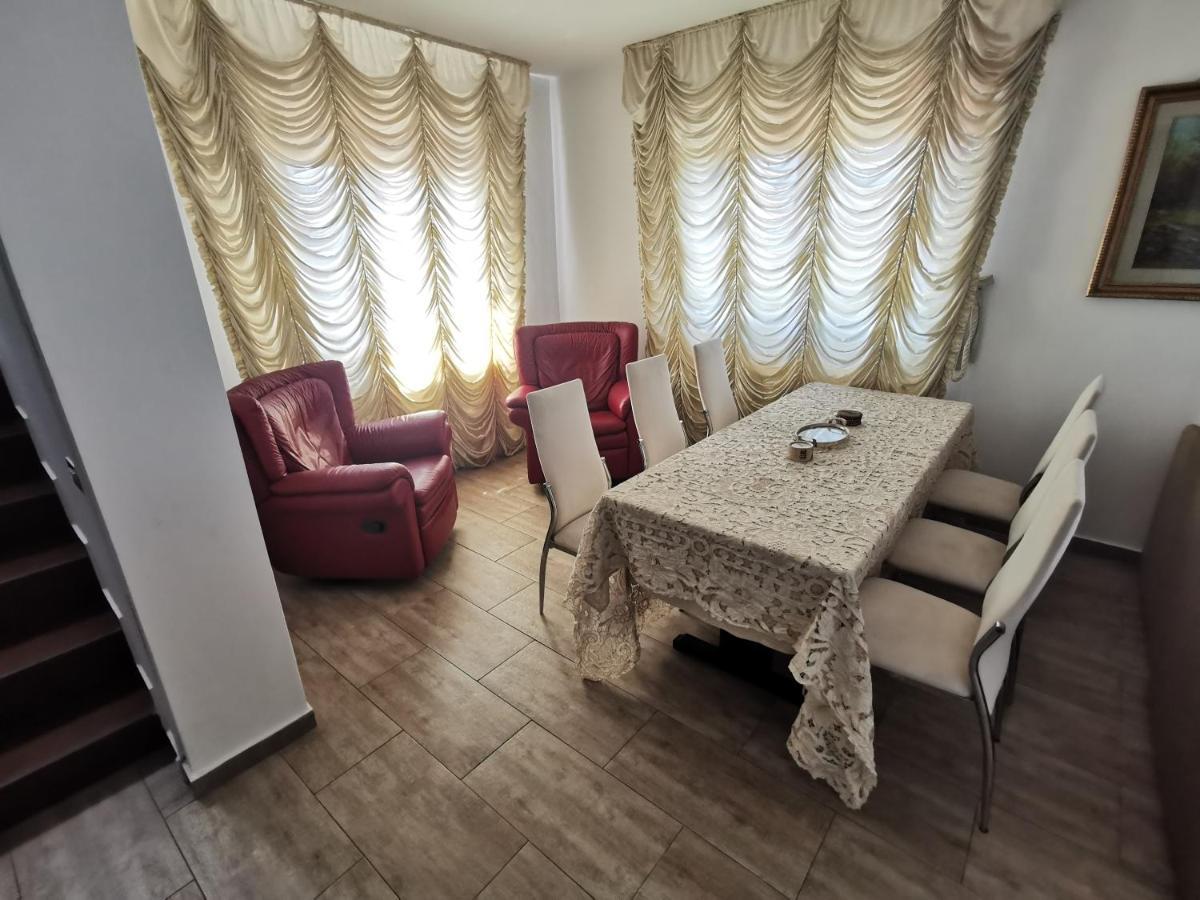 Vila Deal Сэчеле Экстерьер фото